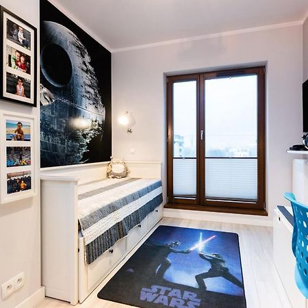 Elegant Business Accommodation With Parking - By Upstairs Краків Екстер'єр фото