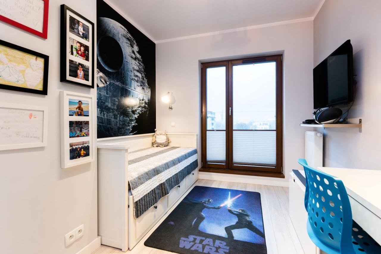 Elegant Business Accommodation With Parking - By Upstairs Краків Екстер'єр фото