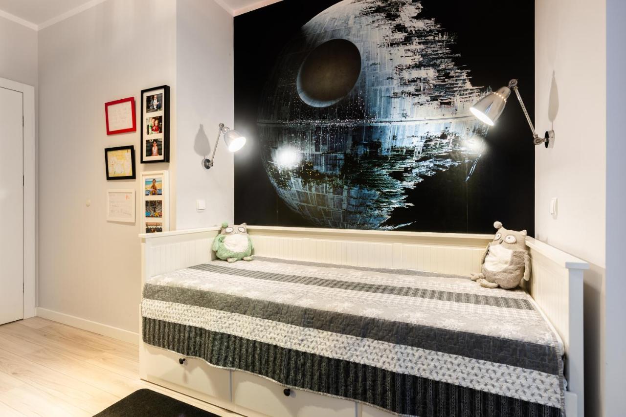 Elegant Business Accommodation With Parking - By Upstairs Краків Екстер'єр фото