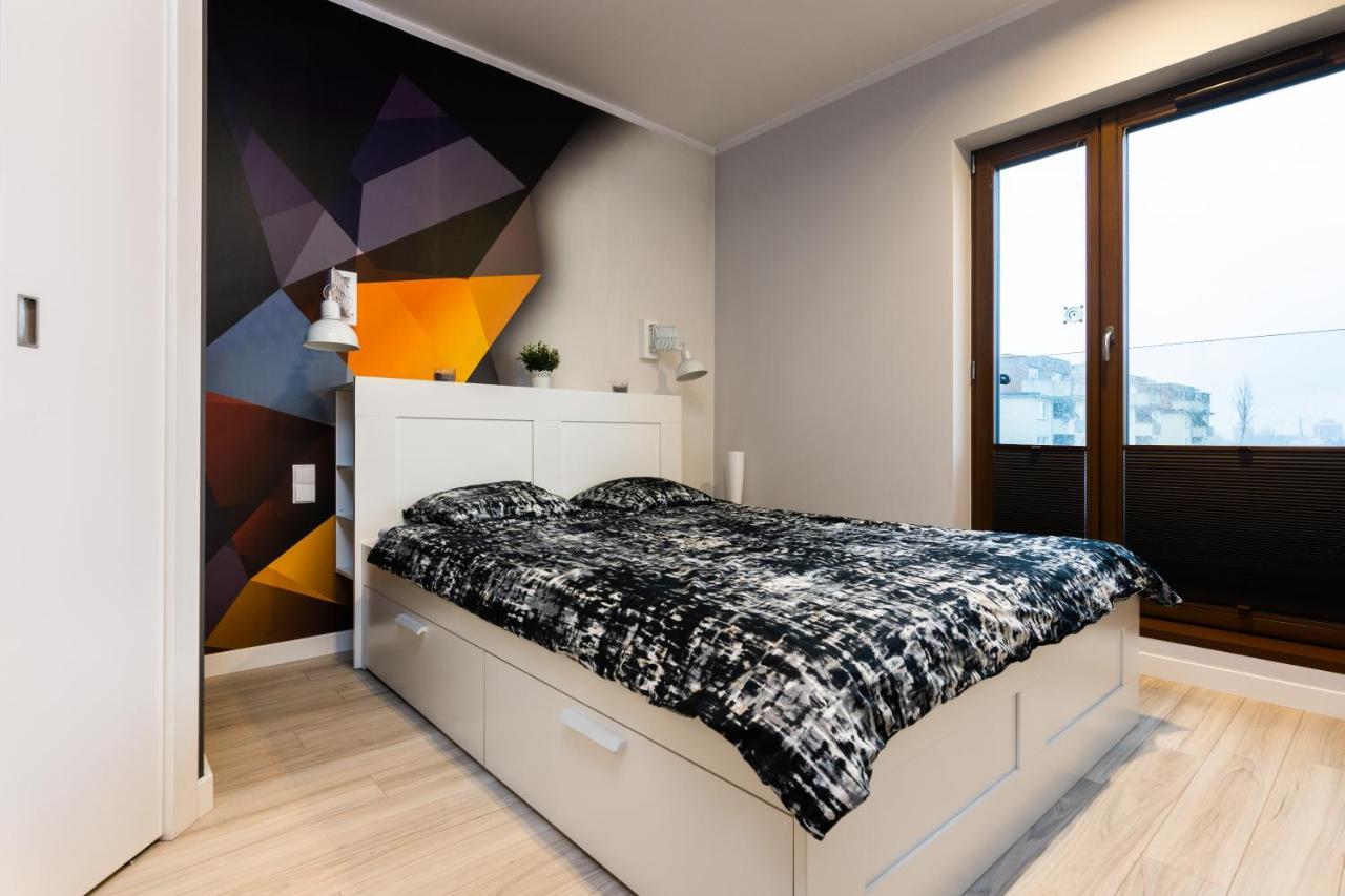 Elegant Business Accommodation With Parking - By Upstairs Краків Екстер'єр фото