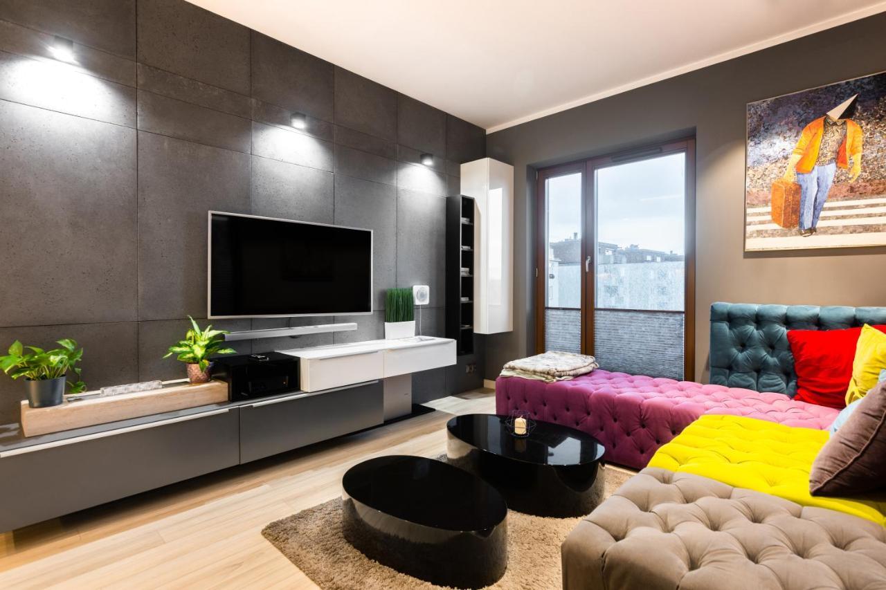 Elegant Business Accommodation With Parking - By Upstairs Краків Екстер'єр фото