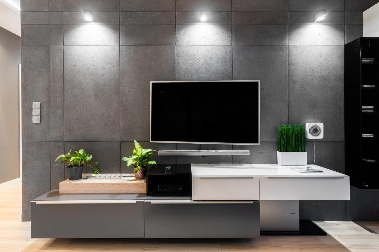 Elegant Business Accommodation With Parking - By Upstairs Краків Екстер'єр фото