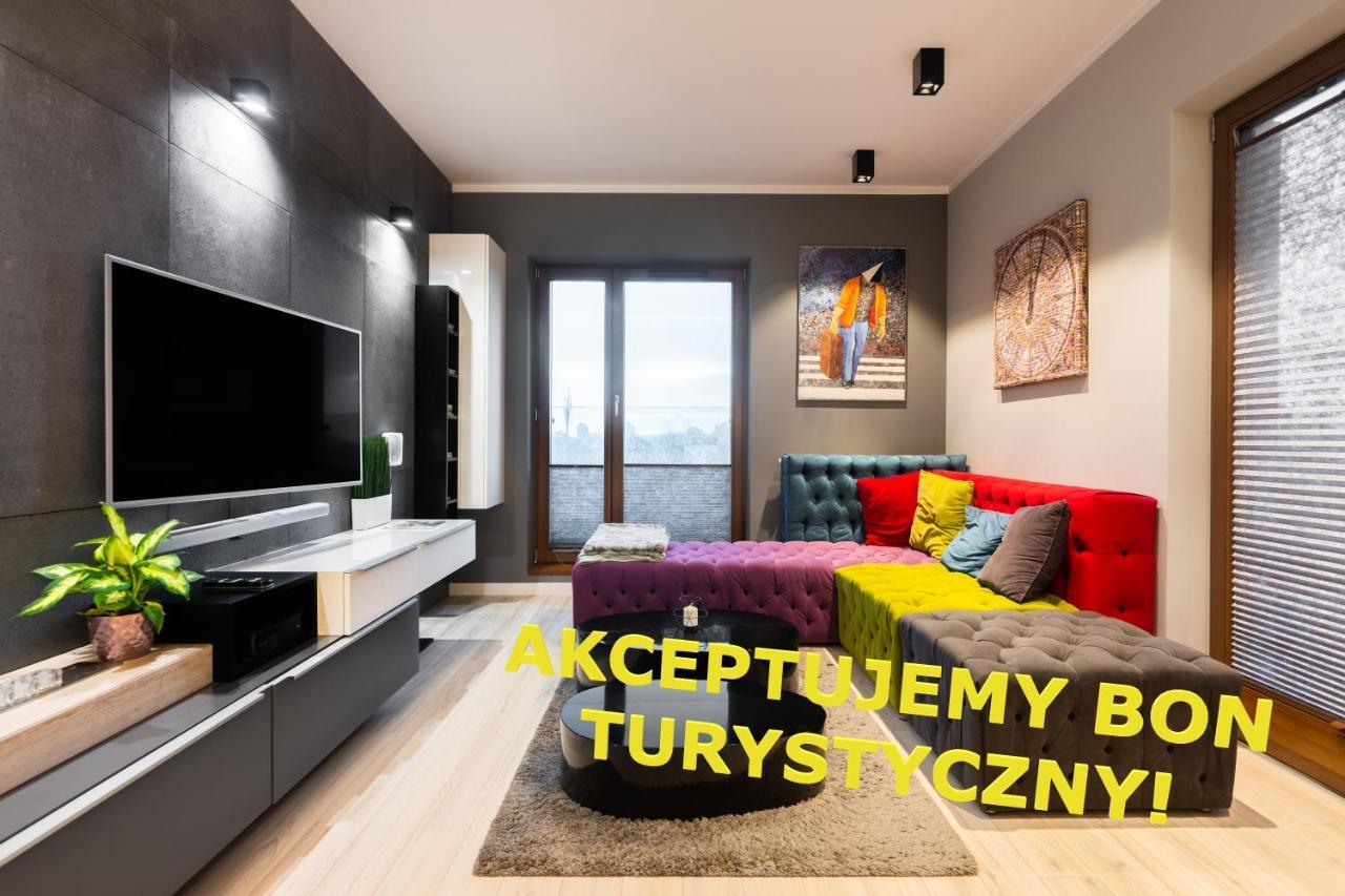 Elegant Business Accommodation With Parking - By Upstairs Краків Екстер'єр фото